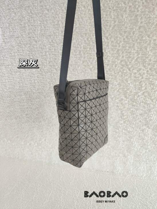 Picture of Issey Miyake Handbags _SKUfw216504726fw